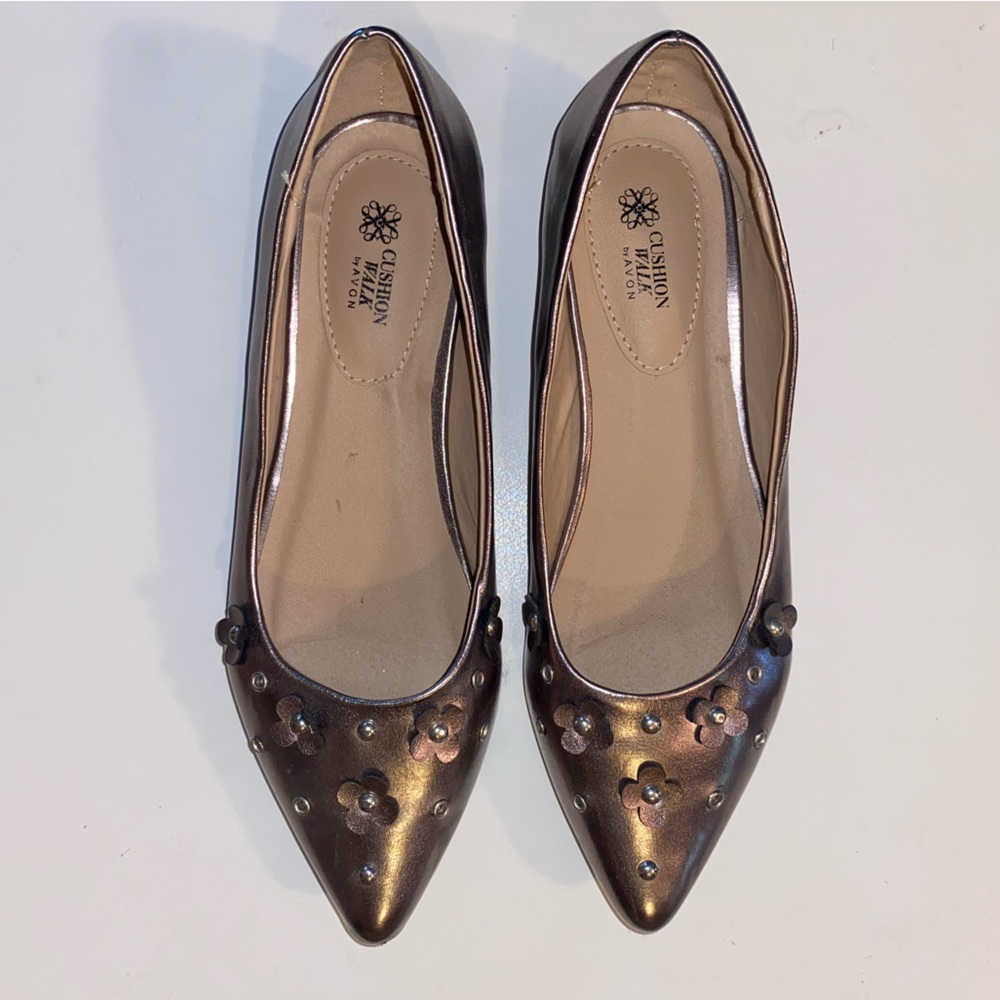 Silver Flower Flats